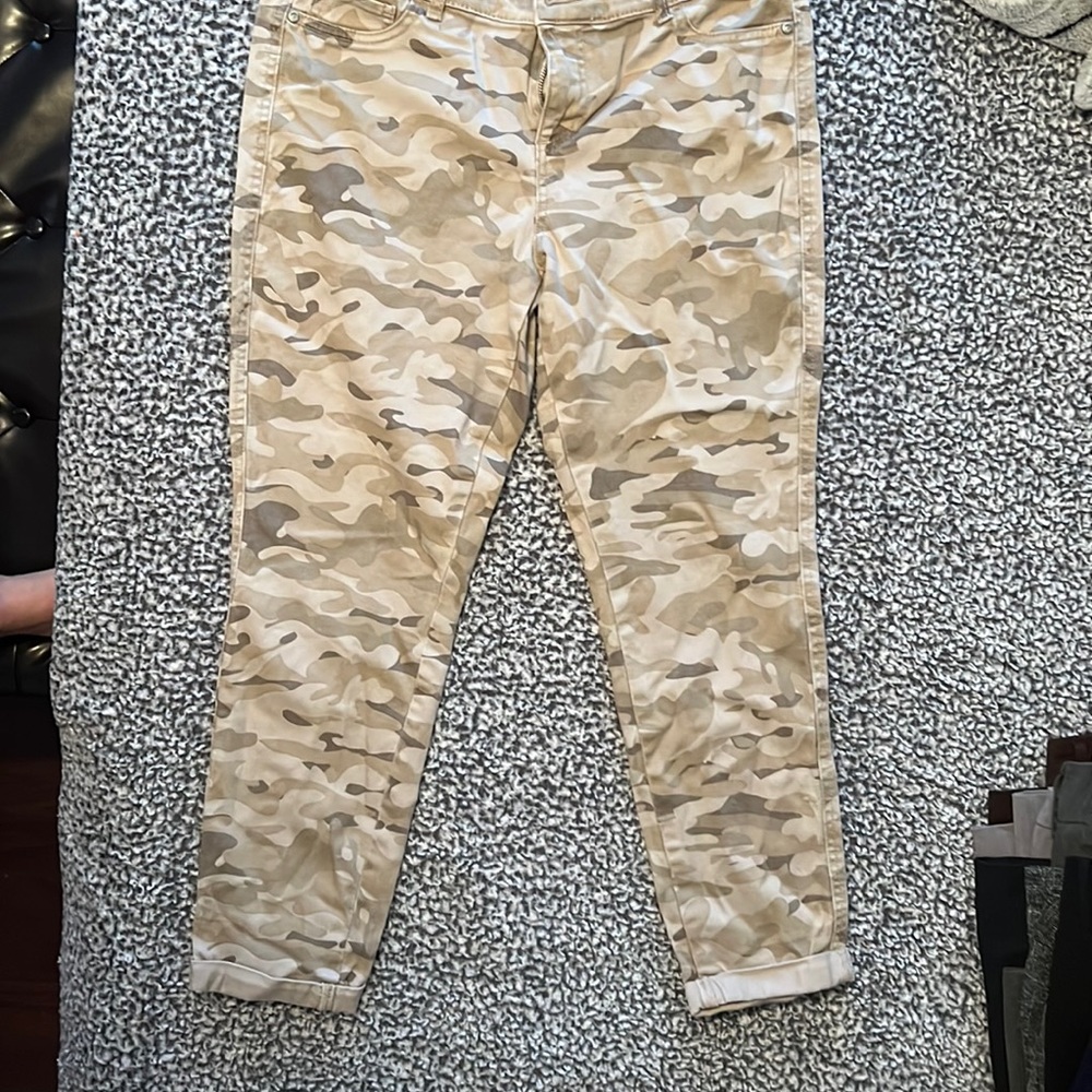 New York & Co camp crop ankle leggings
